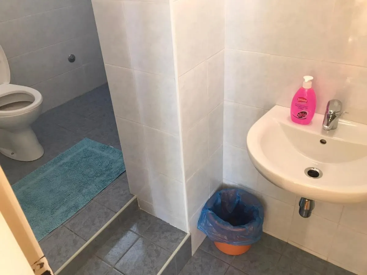 Summer Rooms Baska 2 Guest house